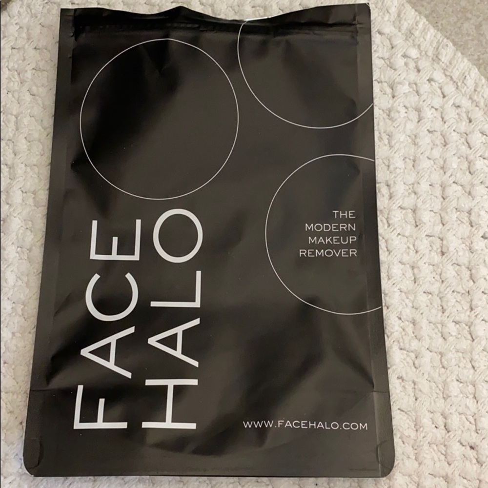 Face halo makeup remover